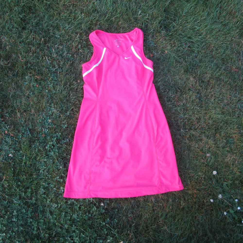 NIKE DRI FIT DRESS SIZE SMALL